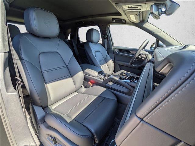 Used 2026 Porsche Cayenne Turbo image 25