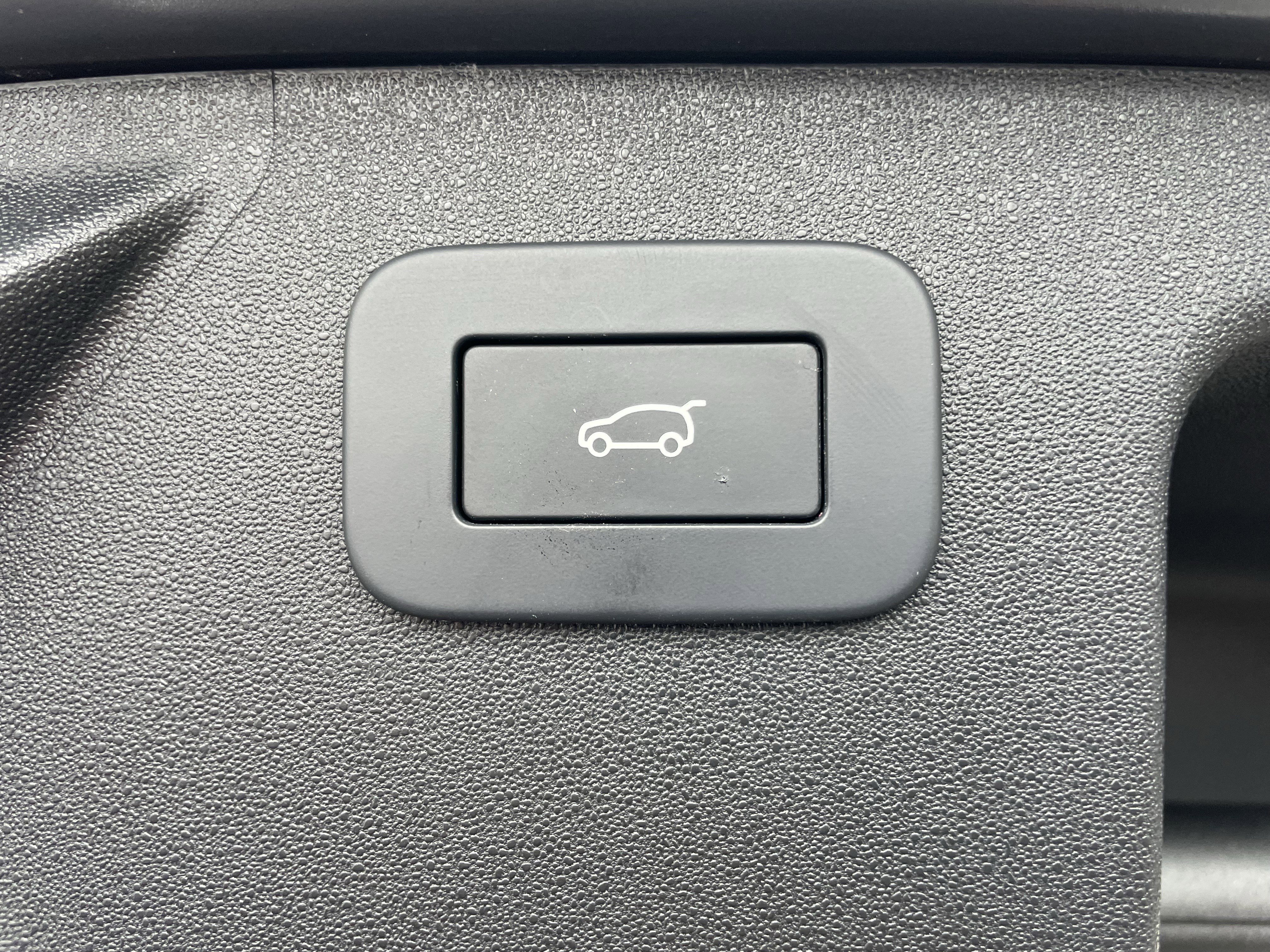 Certified 2024 Land Rover Discovery Sport S image 37