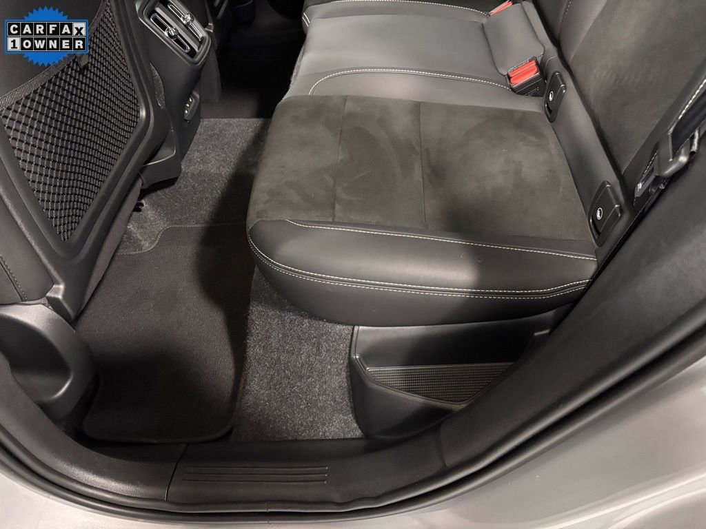 Certified 2025 Volvo XC40 B5 Plus image 21