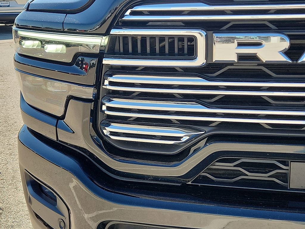 Used 2025 RAM 3500 Laramie w/ Sport Appearance Package AWD/4WD image 8