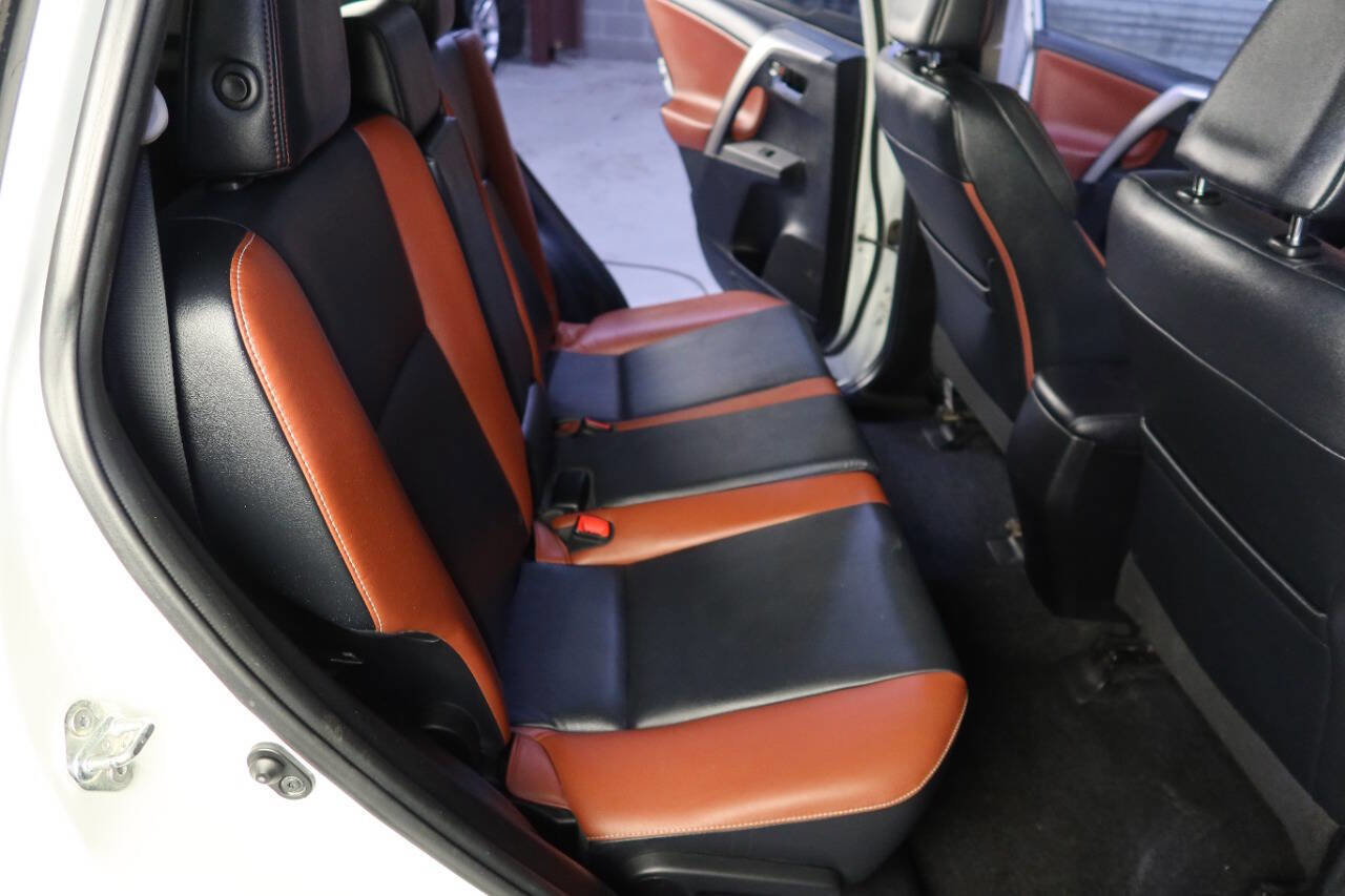 Used 2014 Toyota RAV4 Limited image 15