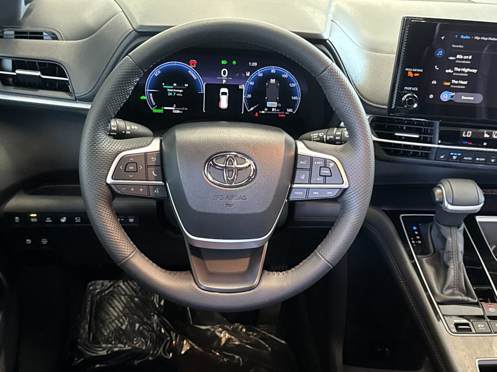 Used 2026 Toyota Sienna Platinum AWD/4WD image 14