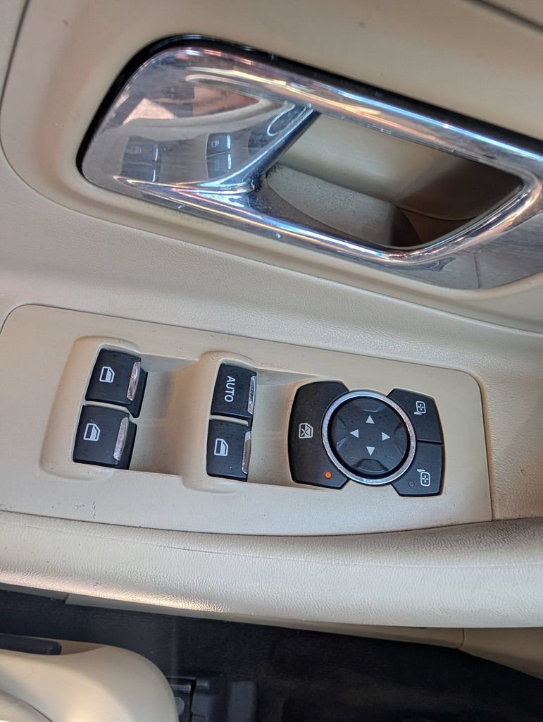 Used 2015 Ford Taurus SEL w/ Equipment Group 201A FWD image 29