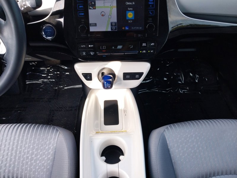 Used 2017 Toyota Prius Three image 13