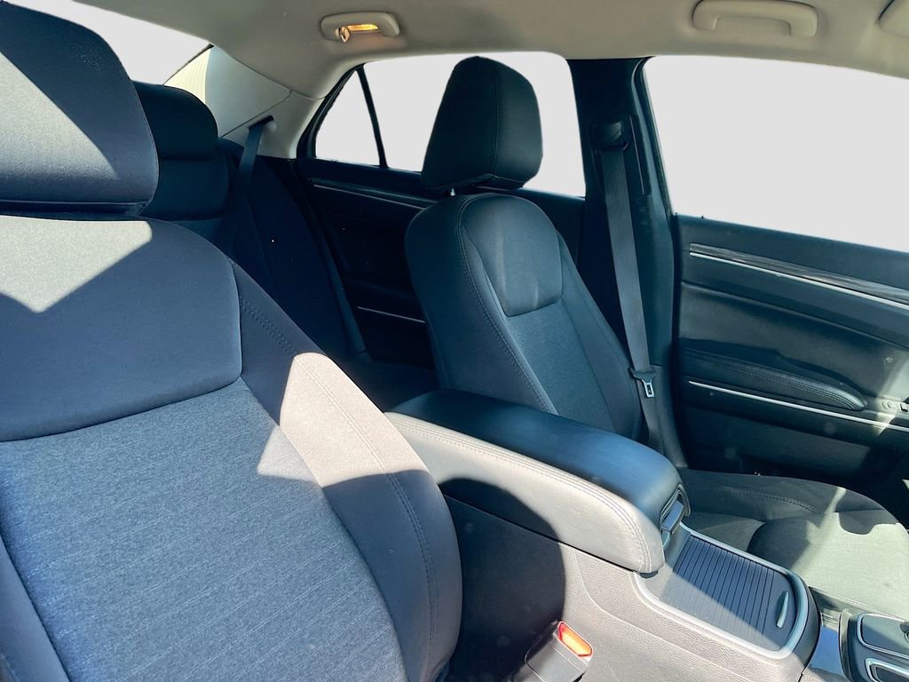 Used 2022 Chrysler 300 Touring w/ Sport Appearance Package image 26