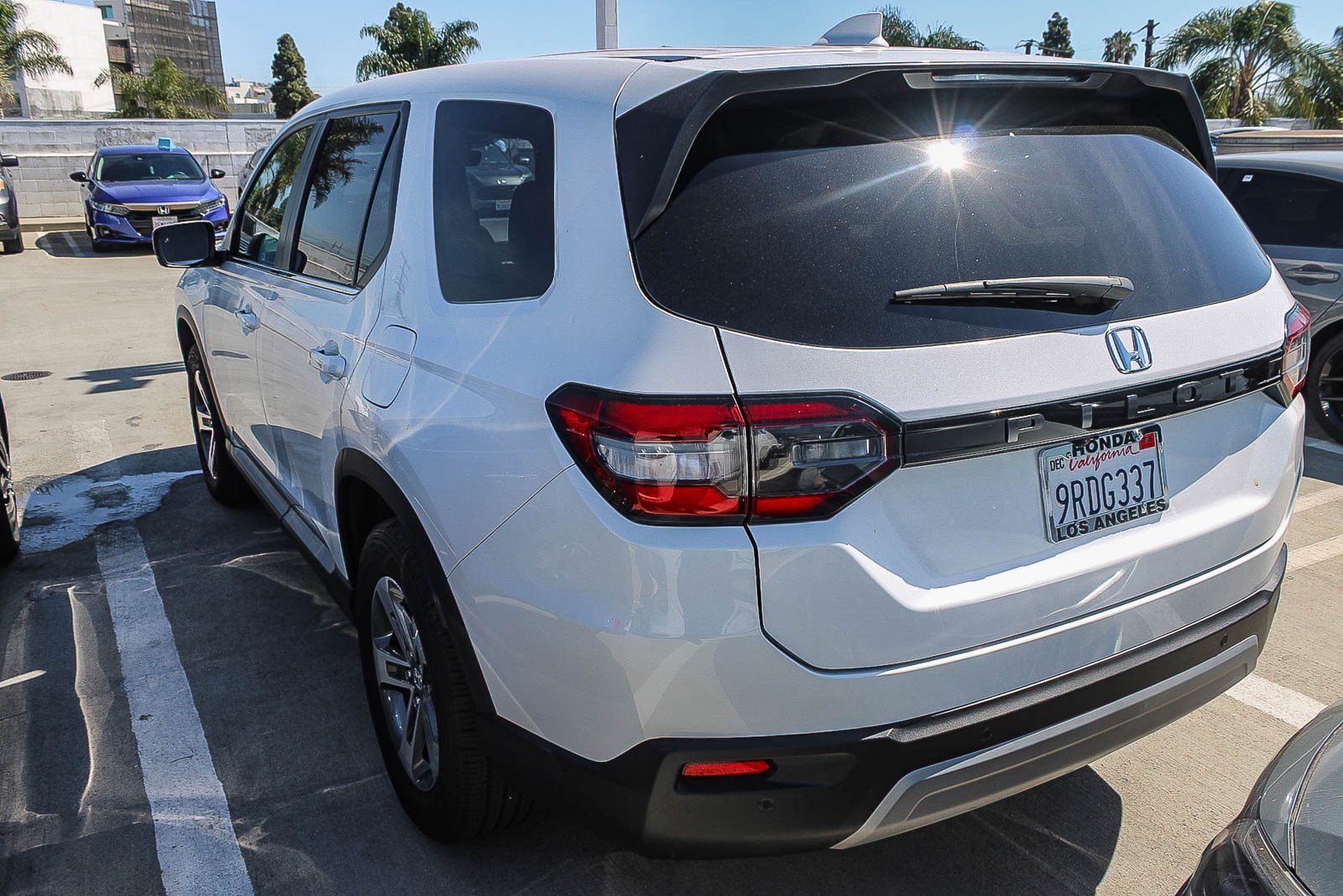 Used 2025 Honda Pilot EX-L image 11