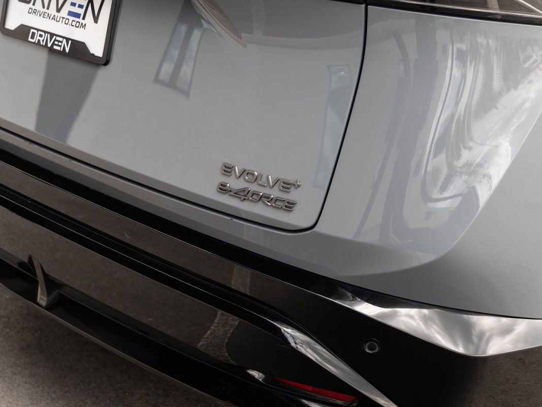 Used 2024 Nissan Ariya AWD image 9