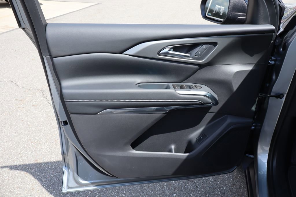 New 2026 Chevrolet Traverse LT FWD image 12