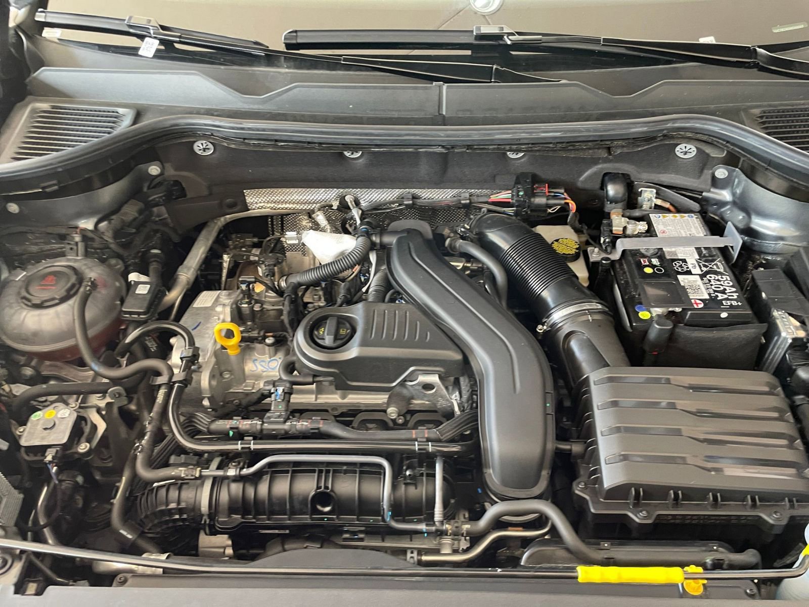 Used 2025 Volkswagen Taos SE image 25