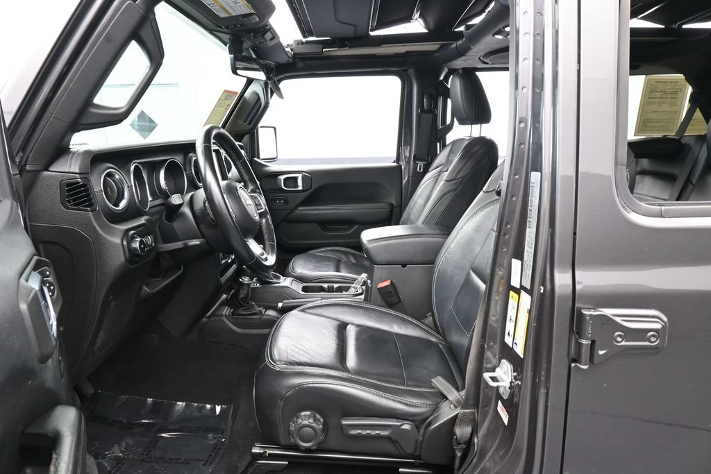 Used 2018 Jeep Wrangler Unlimited Sahara AWD/4WD image 11