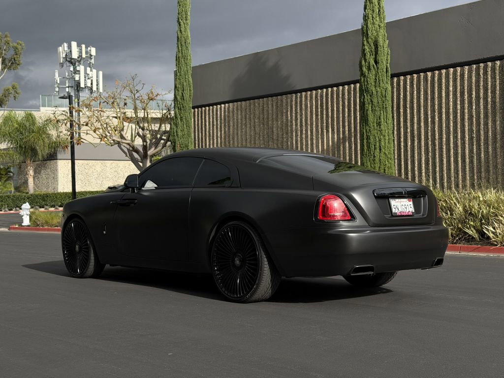 Used 2014 Rolls-Royce Wraith image 2