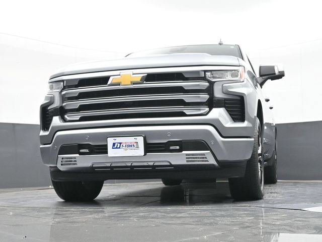 Used 2025 Chevrolet Silverado 1500 High Country AWD/4WD image 65