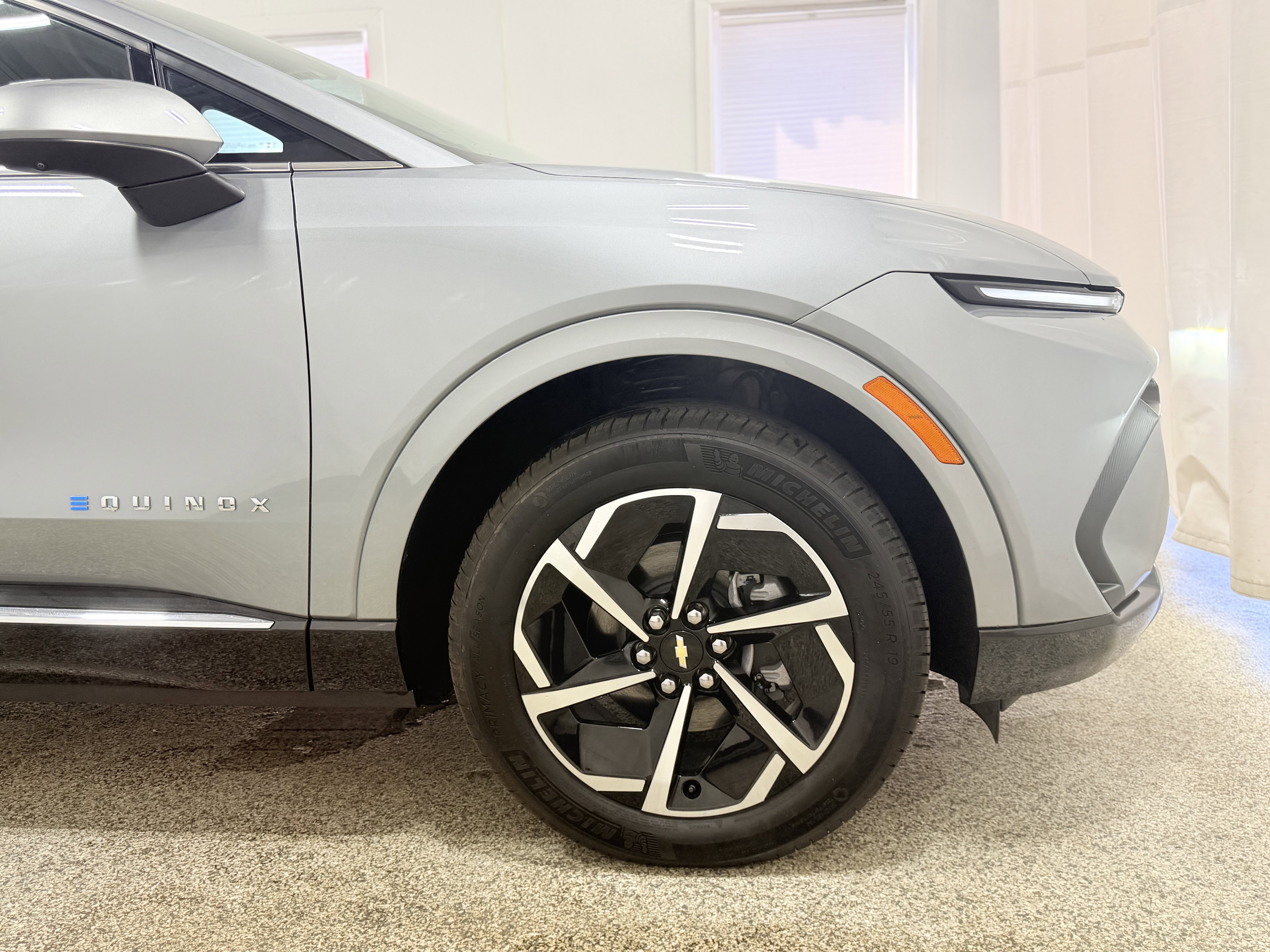 Used 2025 Chevrolet Equinox EV LT w/ Convenience Package AWD/4WD image 27