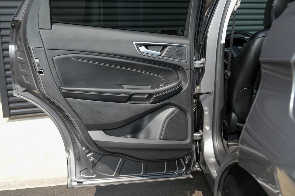 Used 2022 Ford Edge Titanium w/ Cargo Accessory Package AWD/4WD image 30
