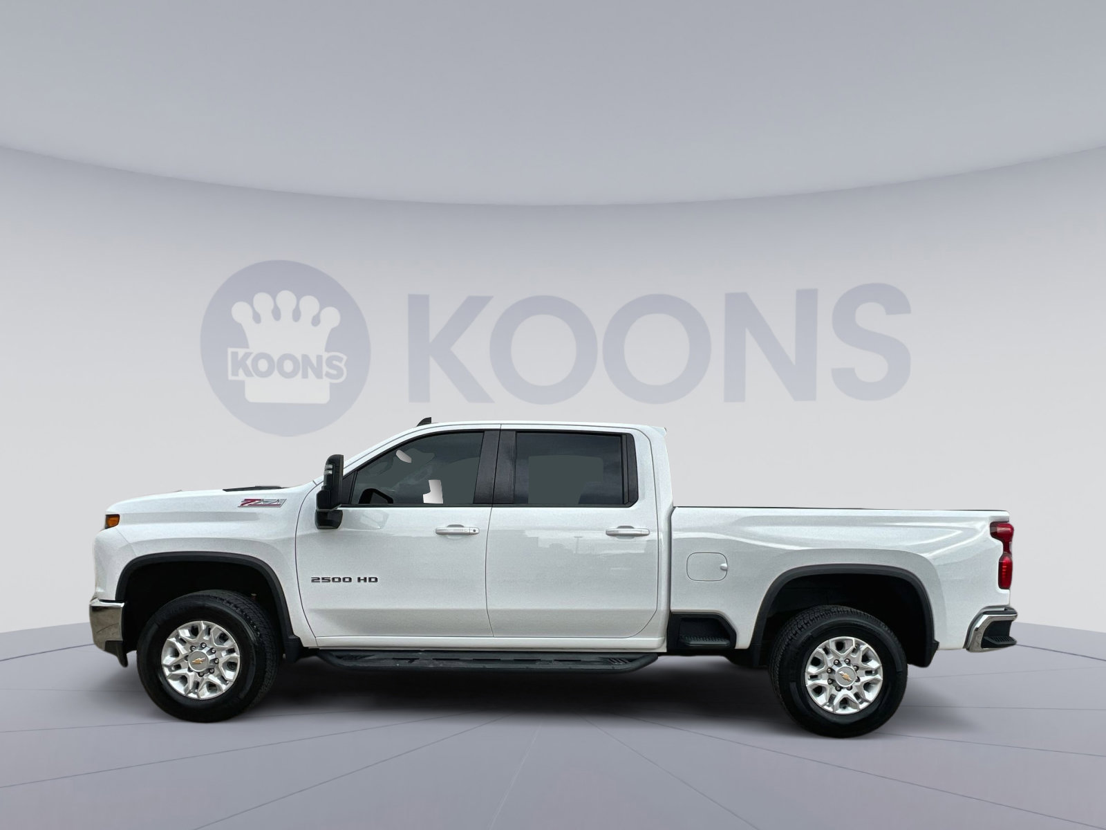 Used 2022 Chevrolet Silverado 2500 LT w/ Convenience Package image 2
