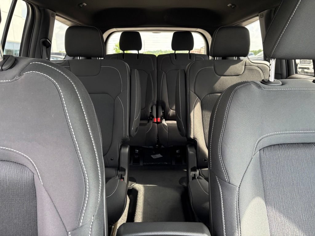 New 2026 Jeep Grand Cherokee L Laredo AWD/4WD image 15