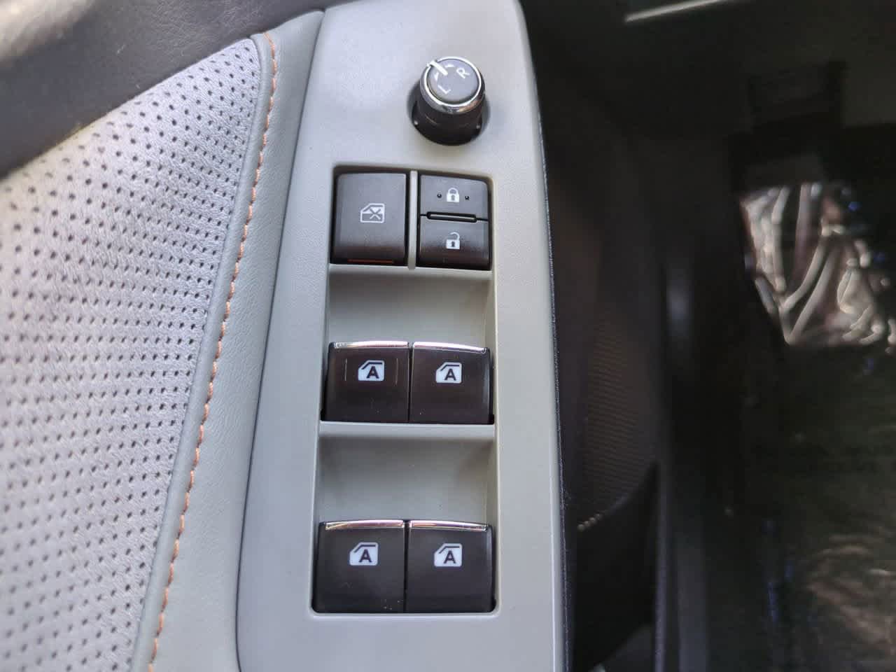 Used 2019 Toyota Avalon XSE w/ Protection Package FWD image 22