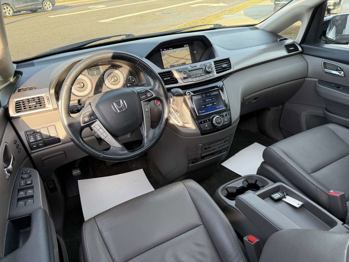 Used 2016 Honda Odyssey Touring image 12