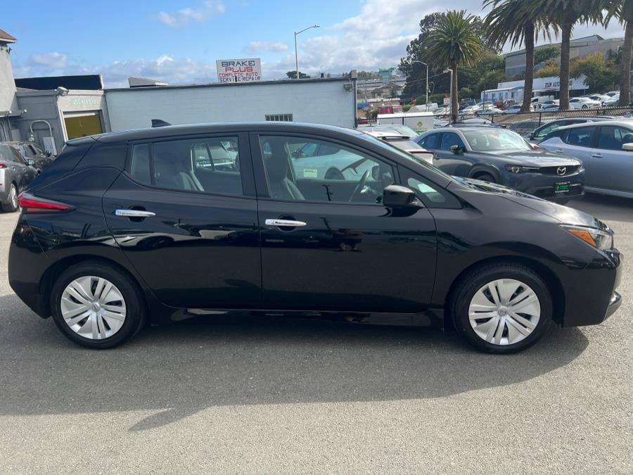 Used 2025 Nissan Leaf S image 4
