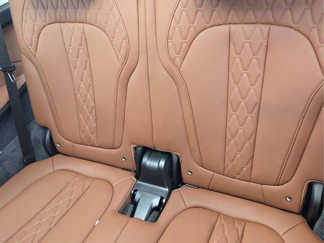 Used 2026 BMW X7 xDrive40i AWD/4WD image 13