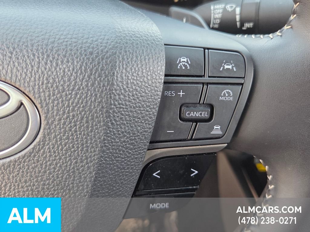 Used 2025 Toyota Camry SE image 24