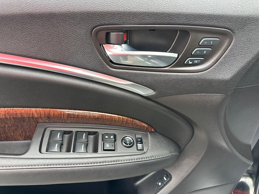 Used 2017 Acura MDX SH-AWD image 18