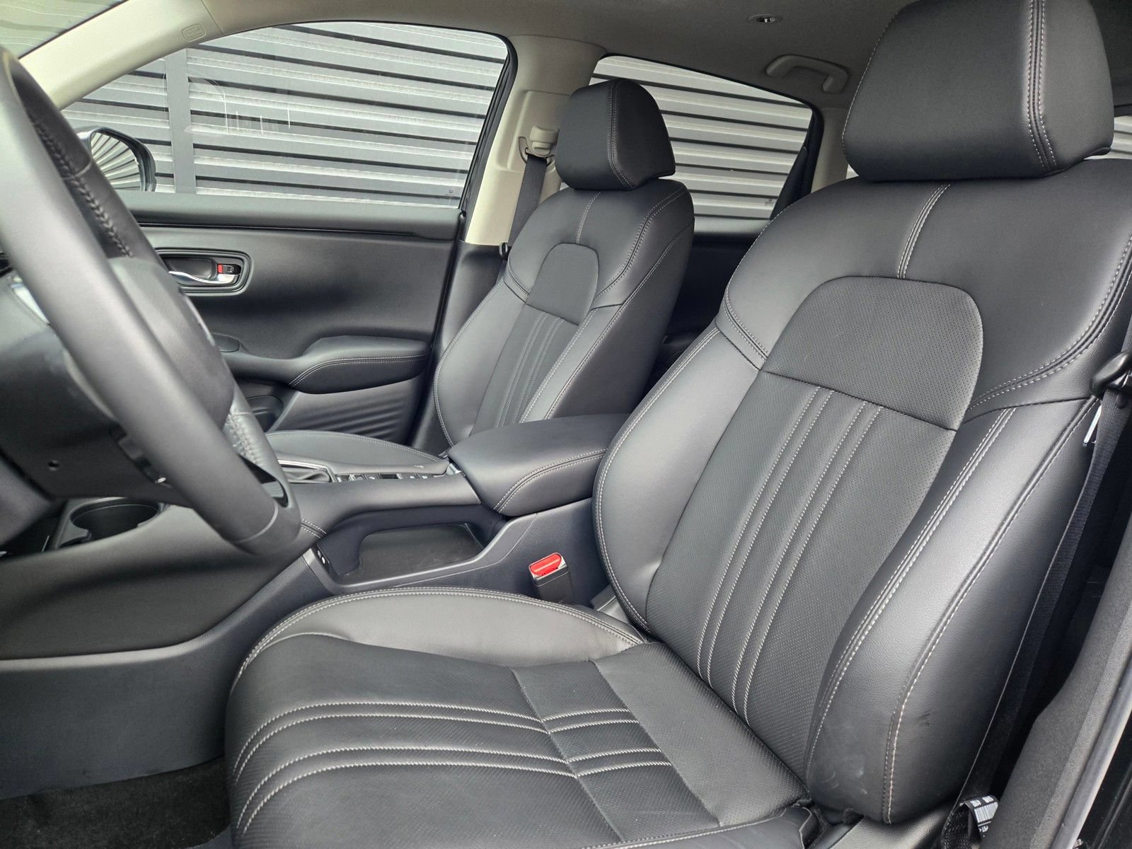 Used 2025 Honda HR-V EX-L image 19