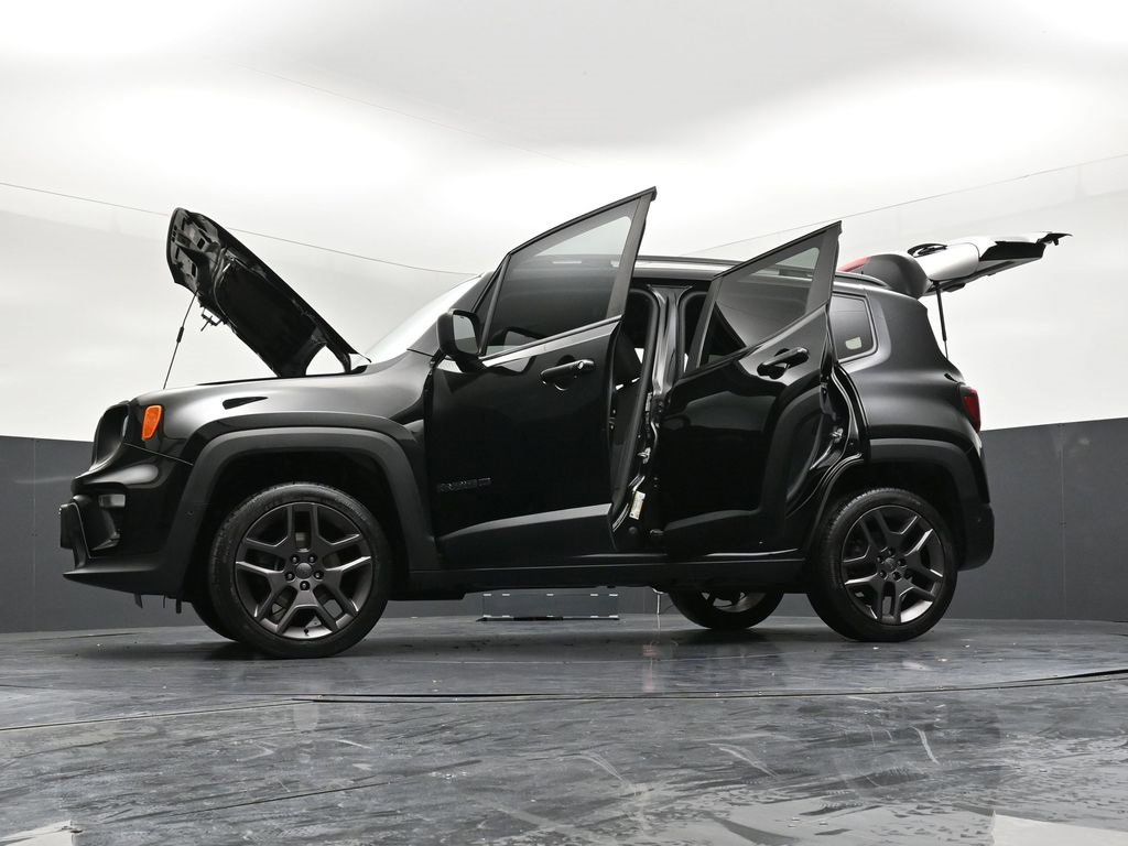 Used 2021 Jeep Renegade Latitude w/ Luxury Group II image 35