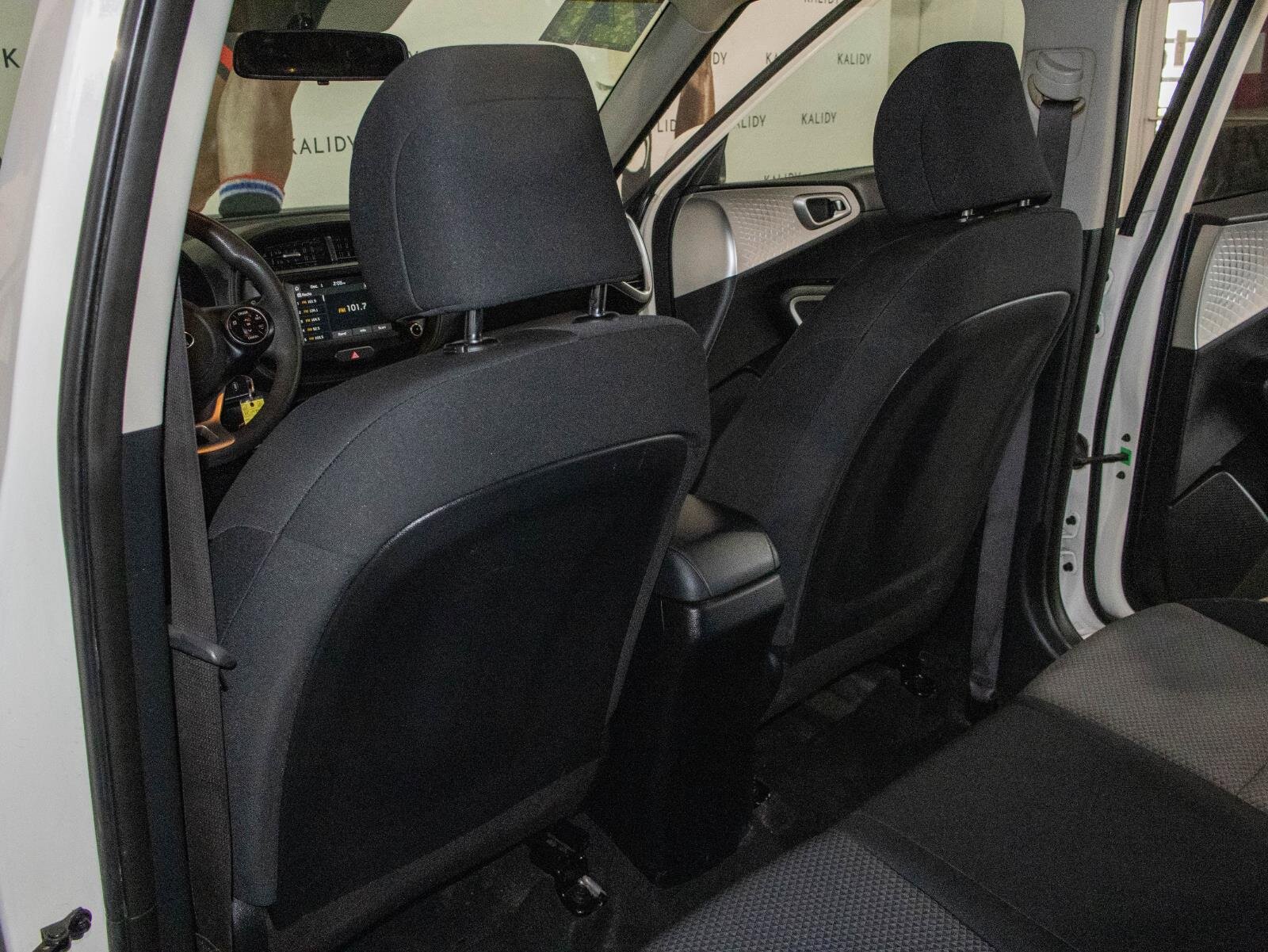 Used 2021 Kia Soul LX image 9