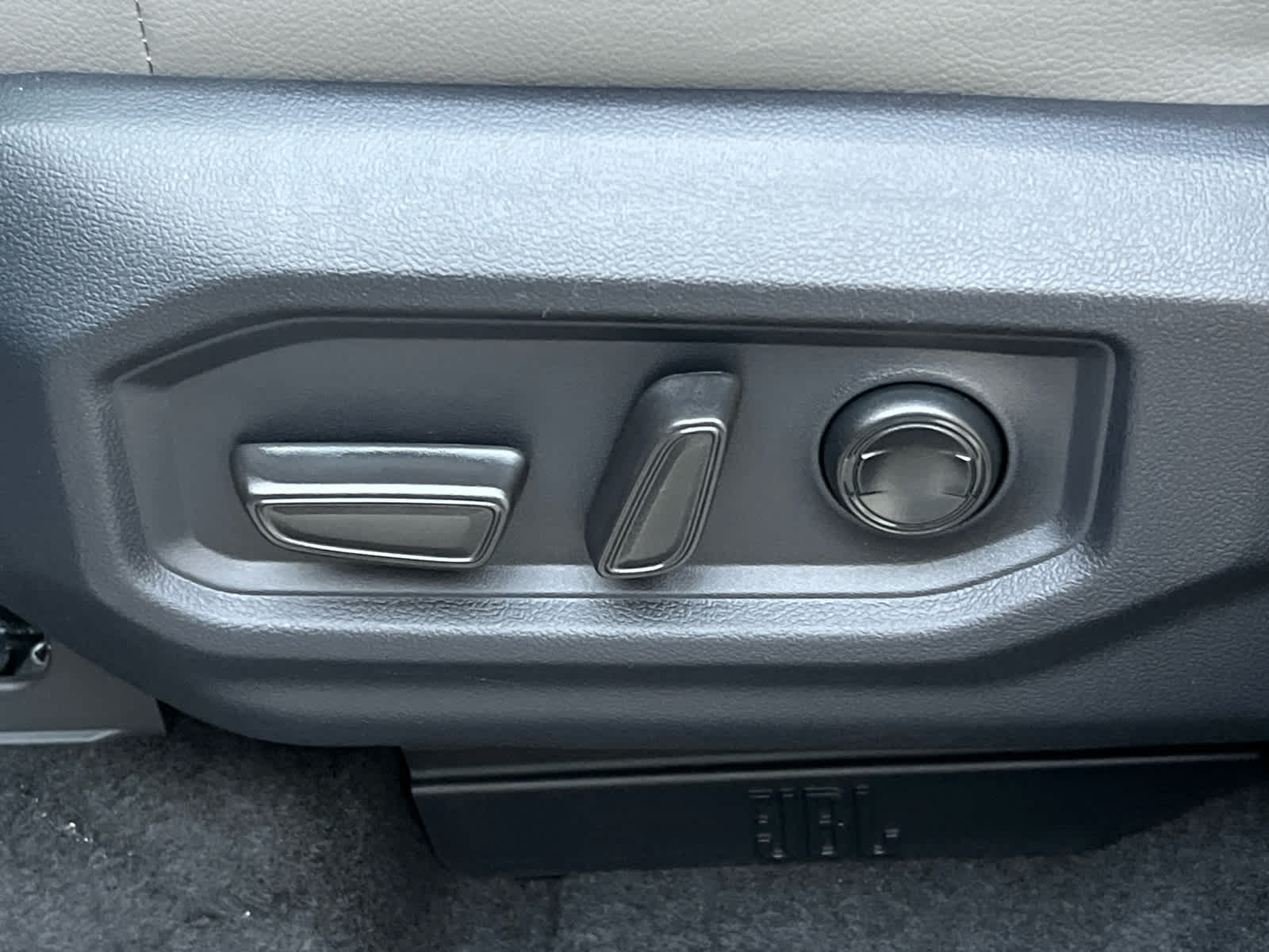 New 2026 Toyota Tundra Limited AWD/4WD image 17