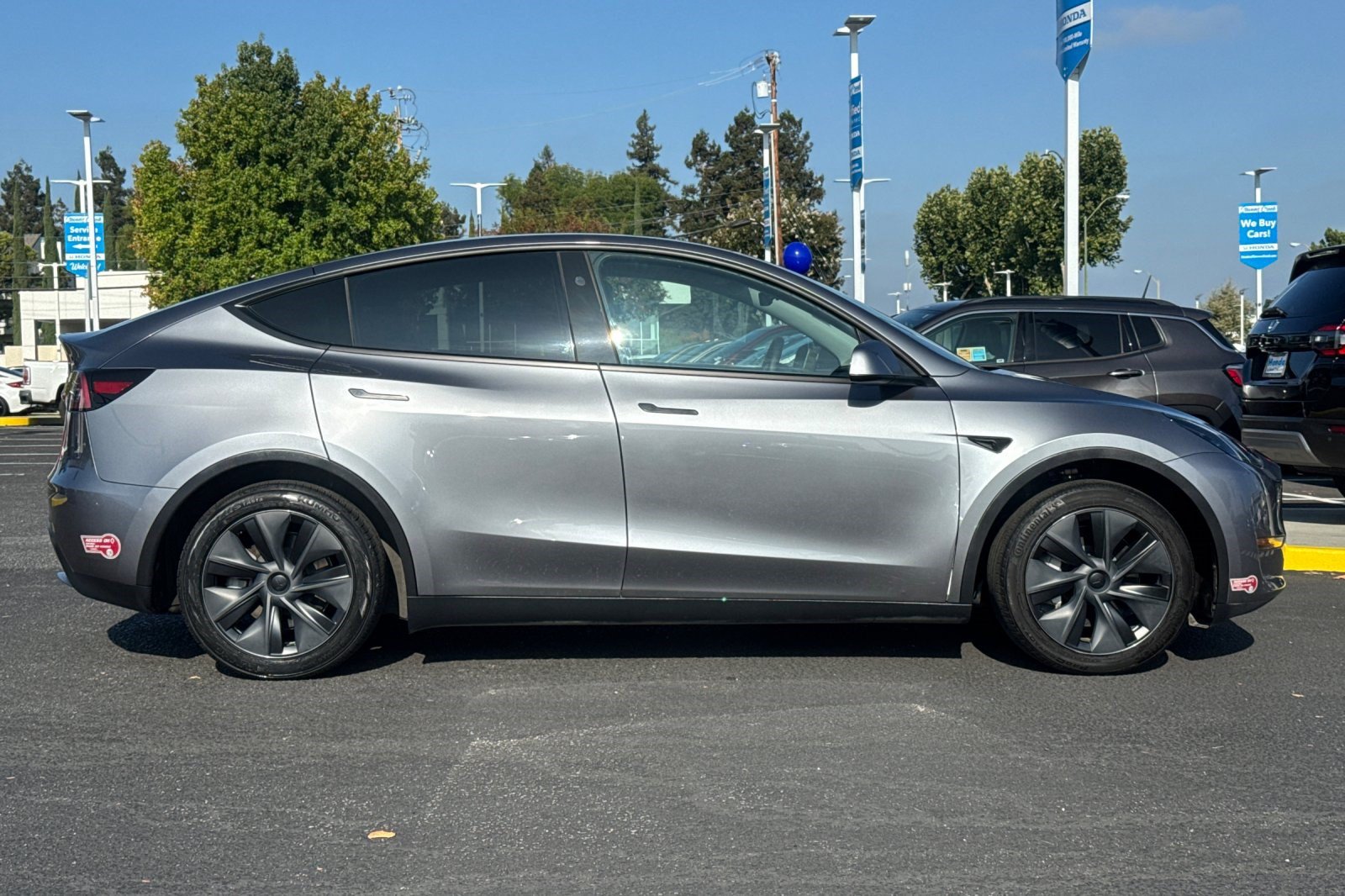 Used 2024 Tesla Model Y Long Range RWD image 8