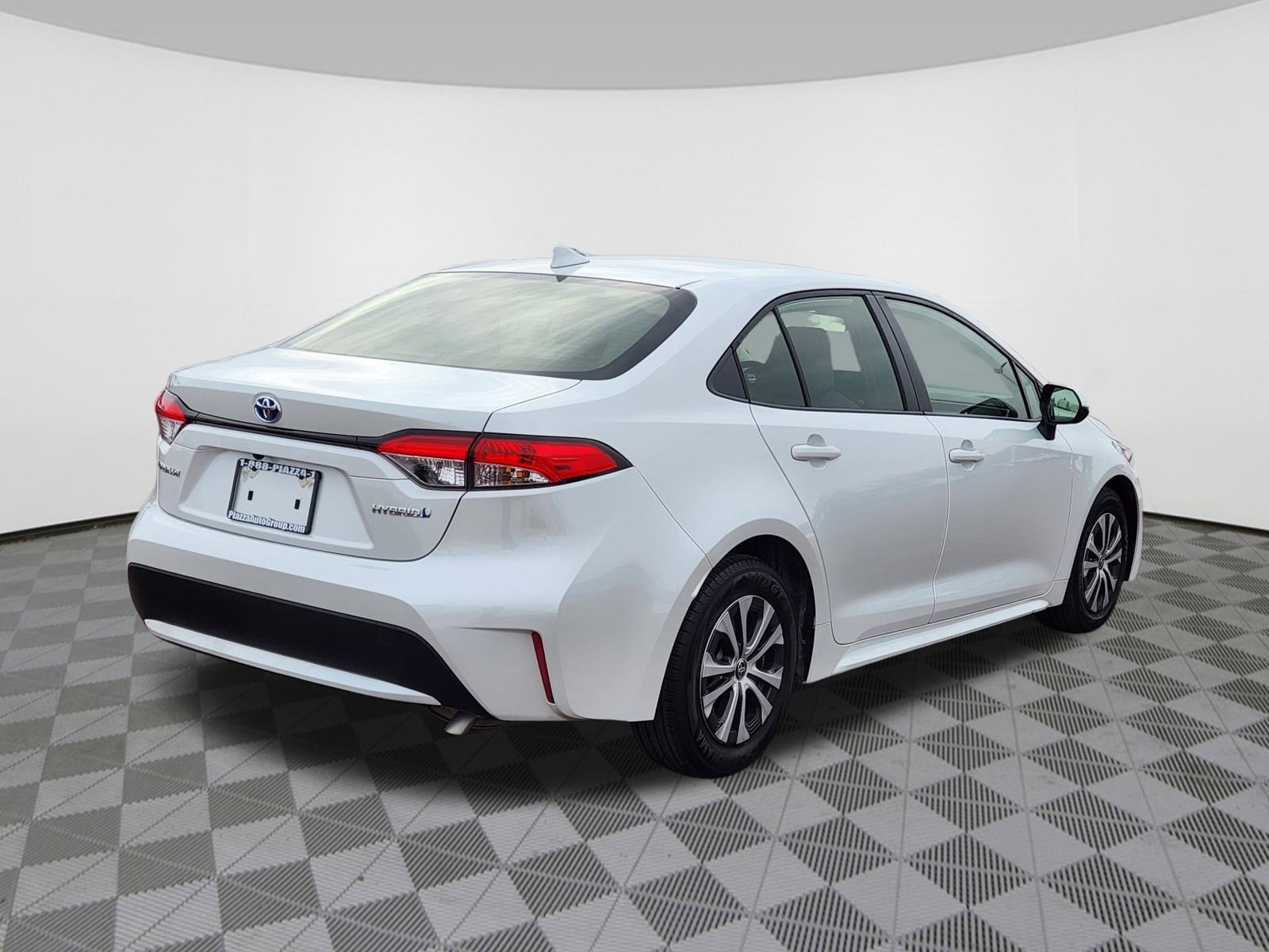 Used 2022 Toyota Corolla LE image 4