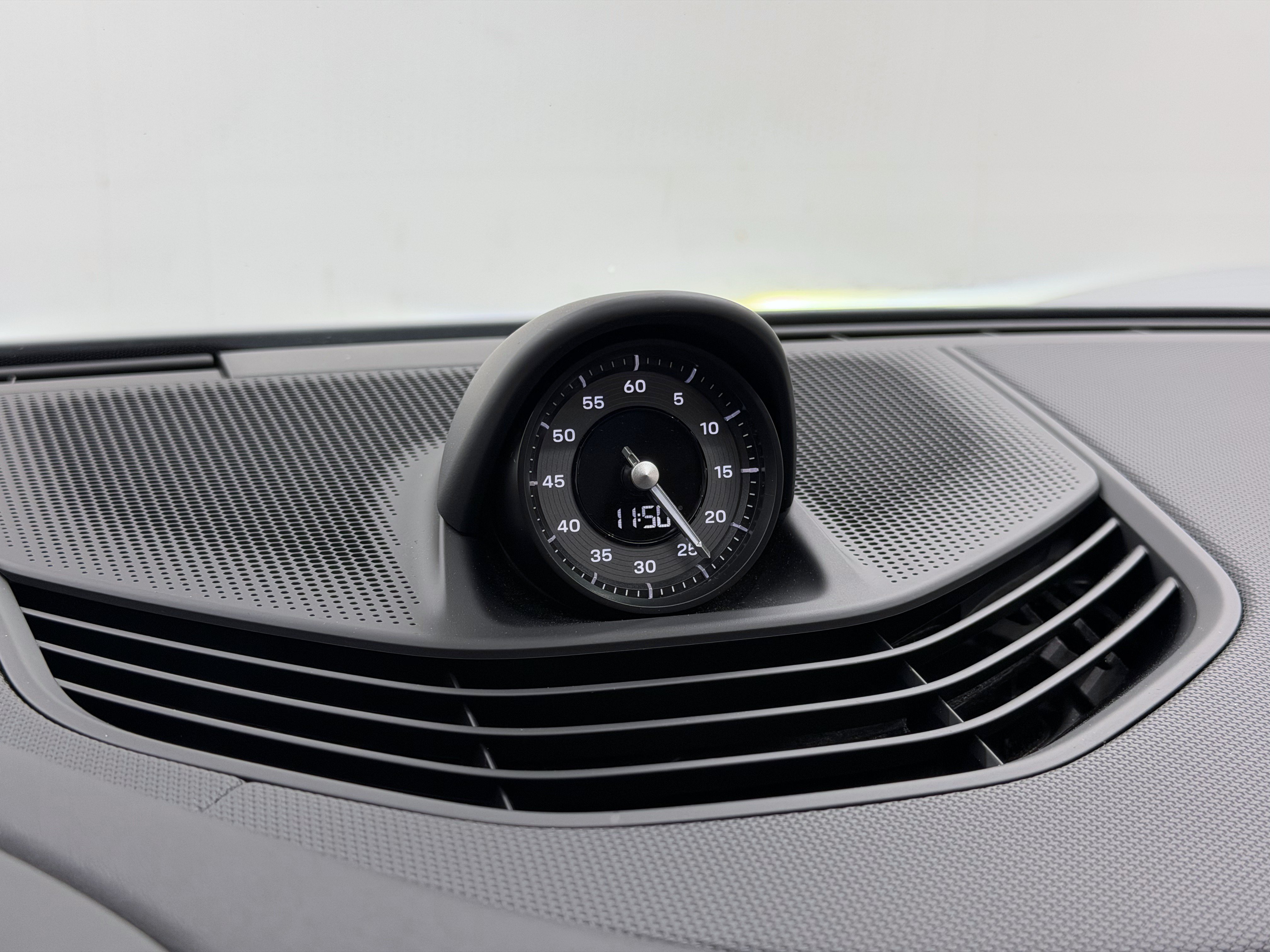 Certified 2025 Porsche Taycan RWD image 58
