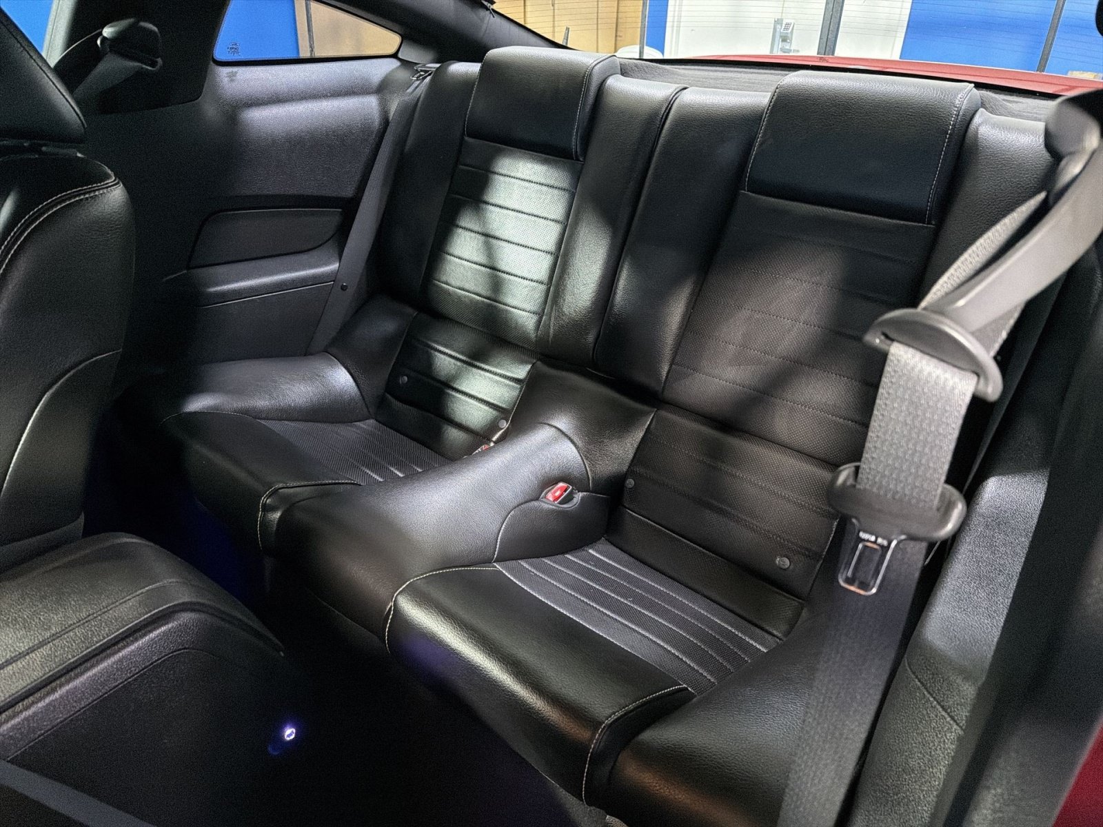 Used 2010 Ford Mustang GT RWD image 27