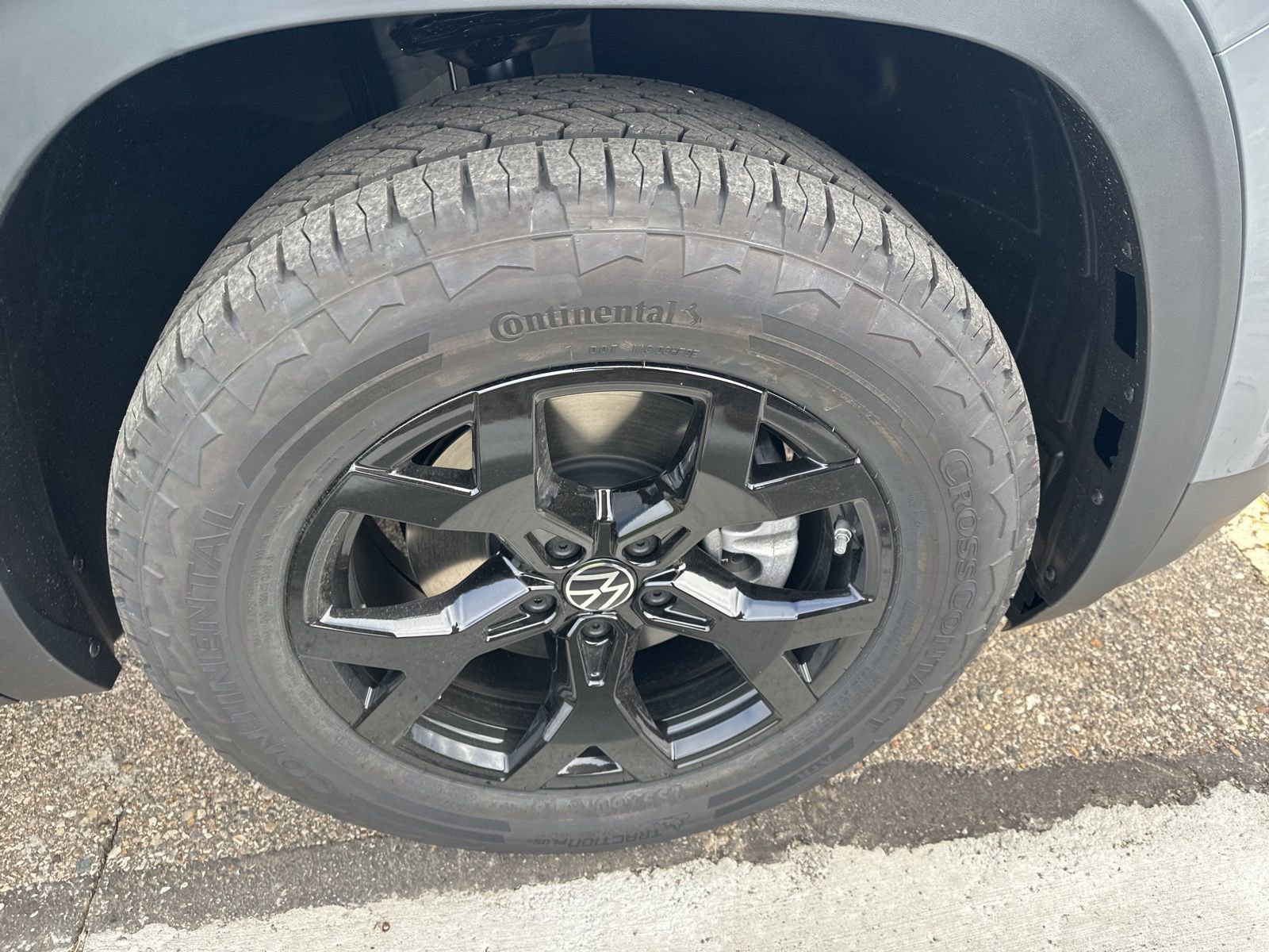 New 2026 Volkswagen Atlas Peak Edition image 4