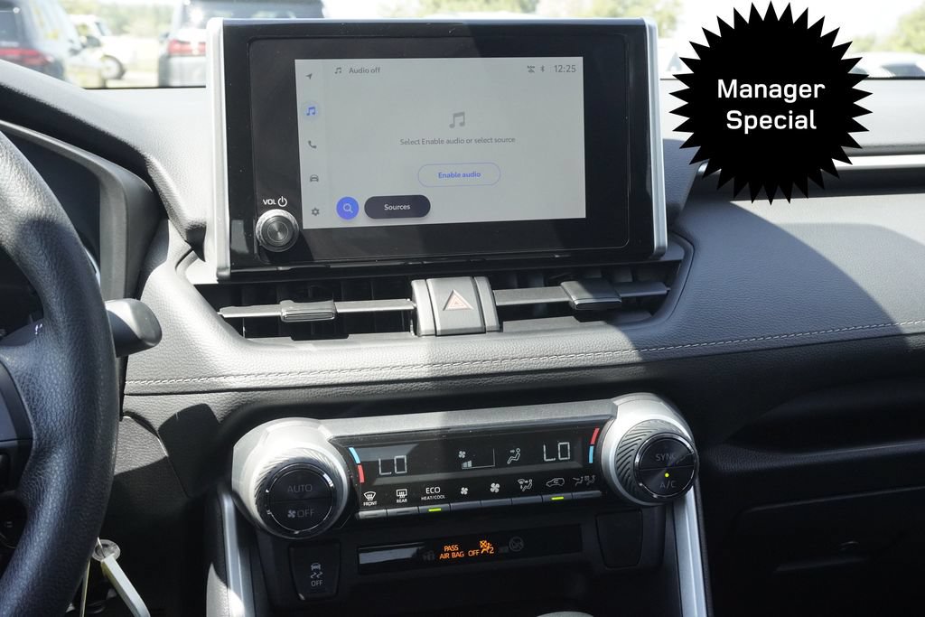 Used 2025 Toyota RAV4 LE AWD/4WD image 15