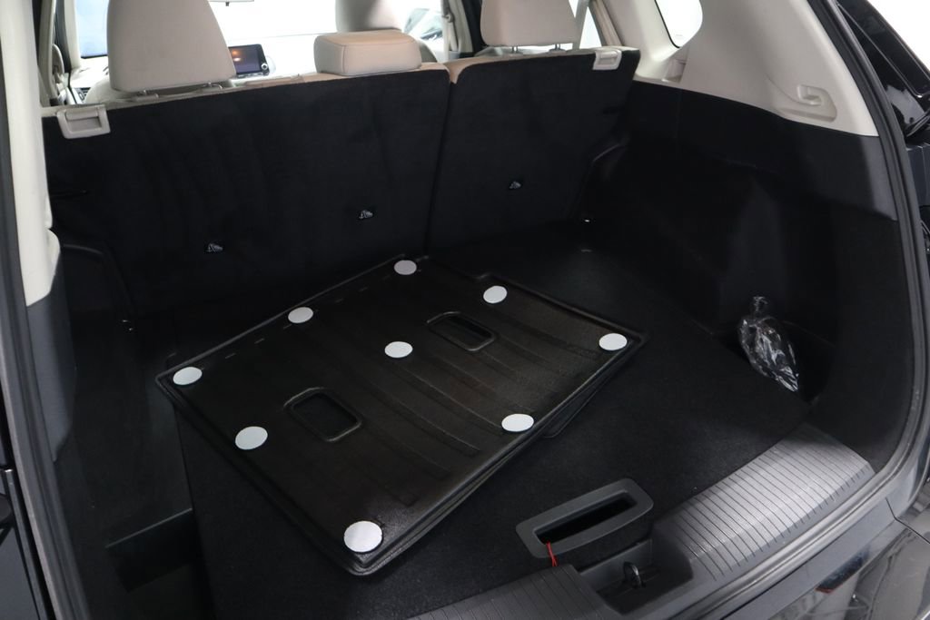 Used 2025 Nissan Rogue SV image 17