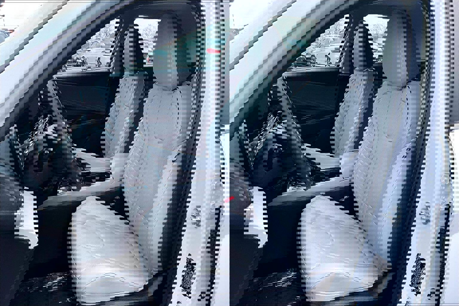 Used 2023 Hyundai Elantra Limited image 24