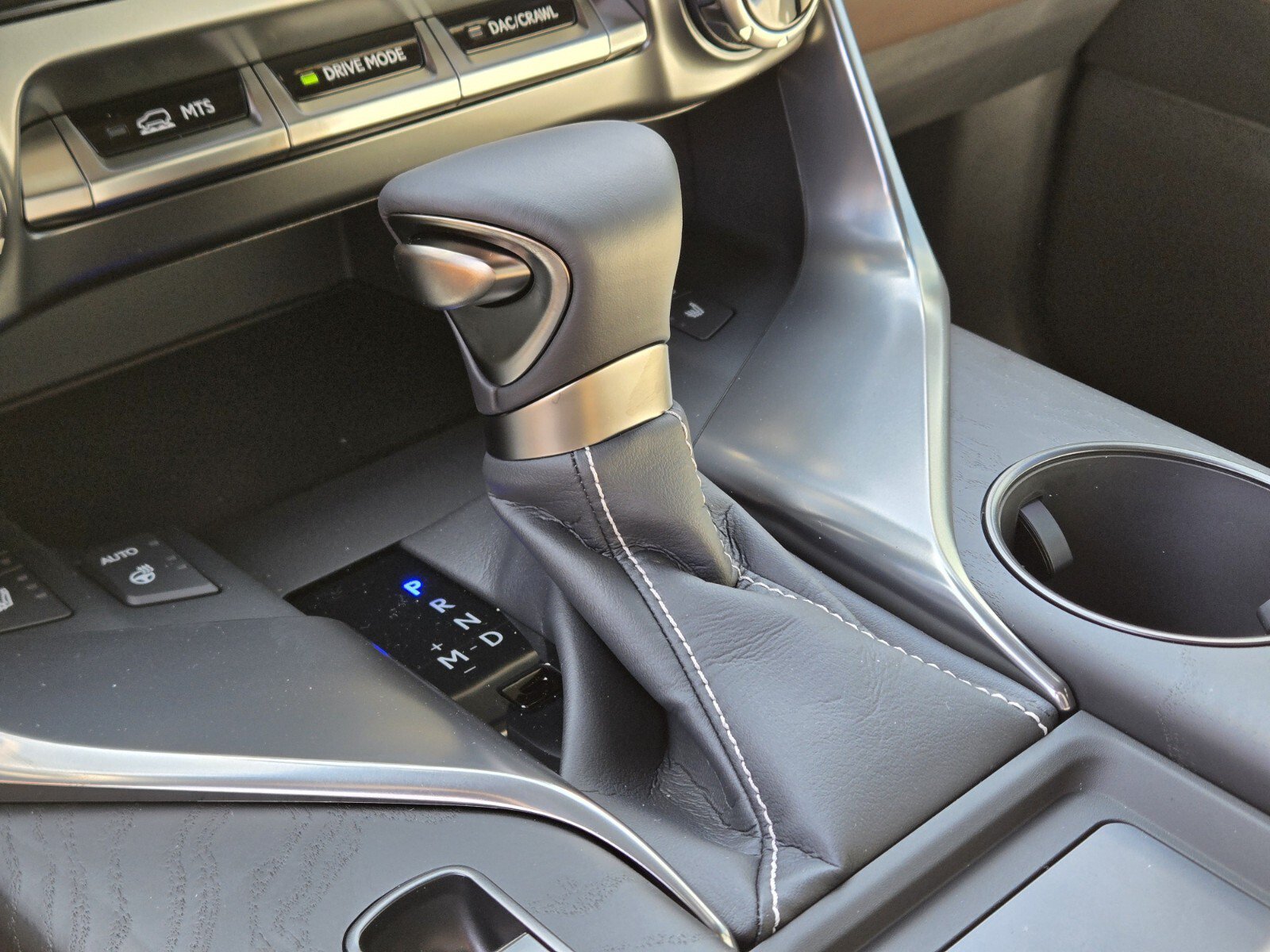 New 2026 Lexus LX 600 4WD w/ Luxury Package image 14