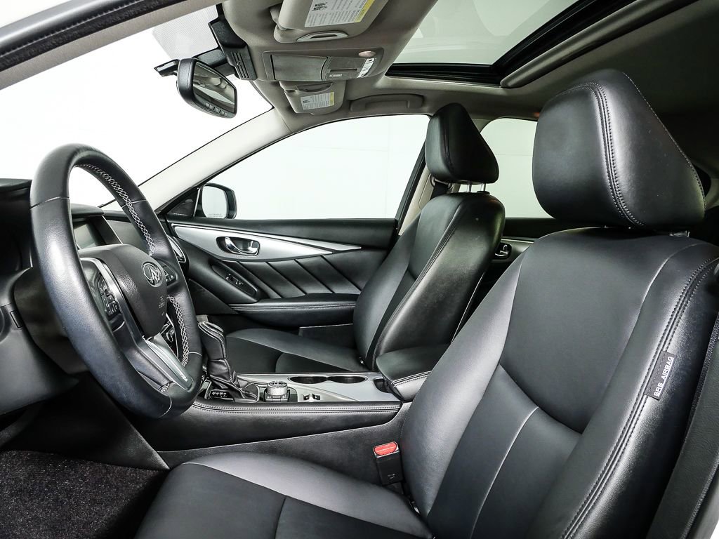 Used 2019 INFINITI Q50 Luxe w/ Essential Package (3.0T Luxe) image 5