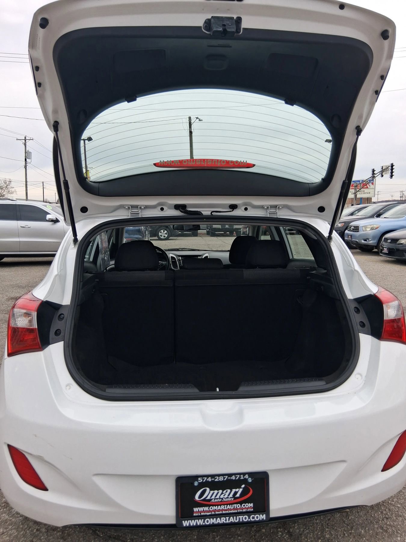 Used 2017 Hyundai Elantra GT image 9