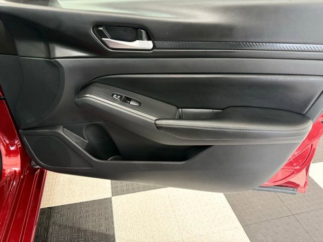 Used 2025 Nissan Altima 2.5 SV FWD image 21