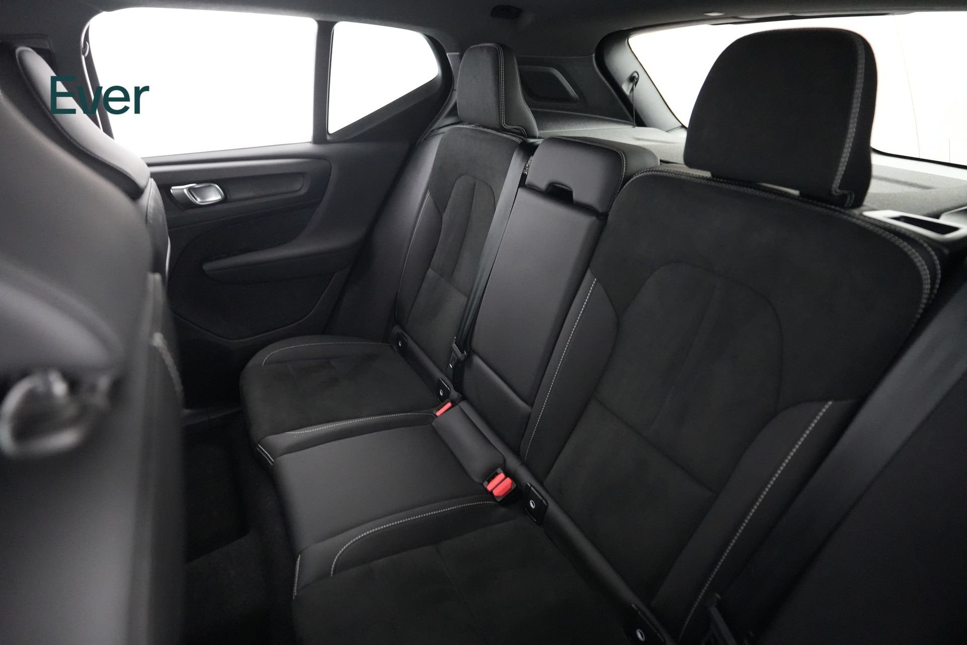Used 2023 Volvo XC40 Recharge Ultimate AWD/4WD image 24