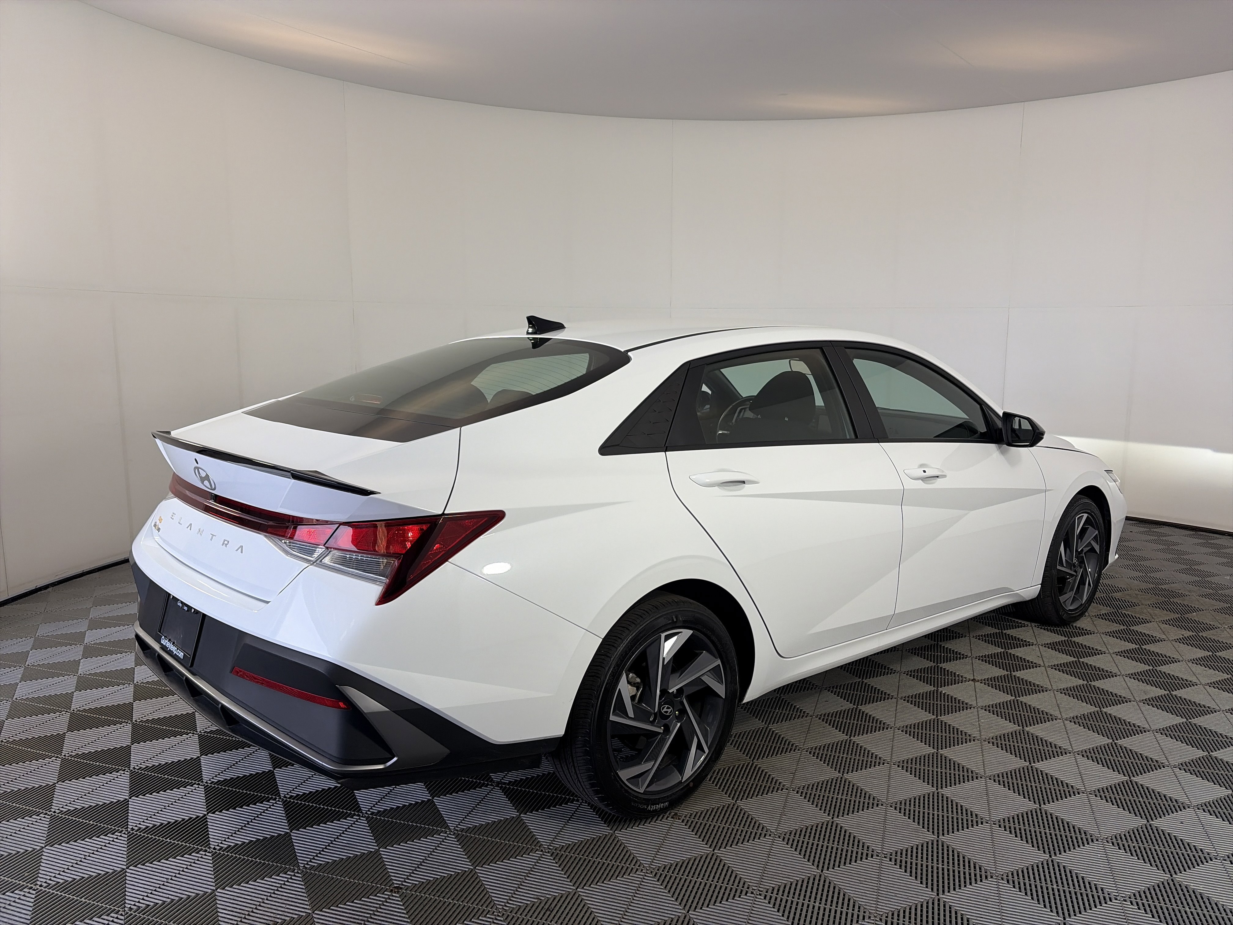 Certified 2025 Hyundai Elantra Sport FWD image 10