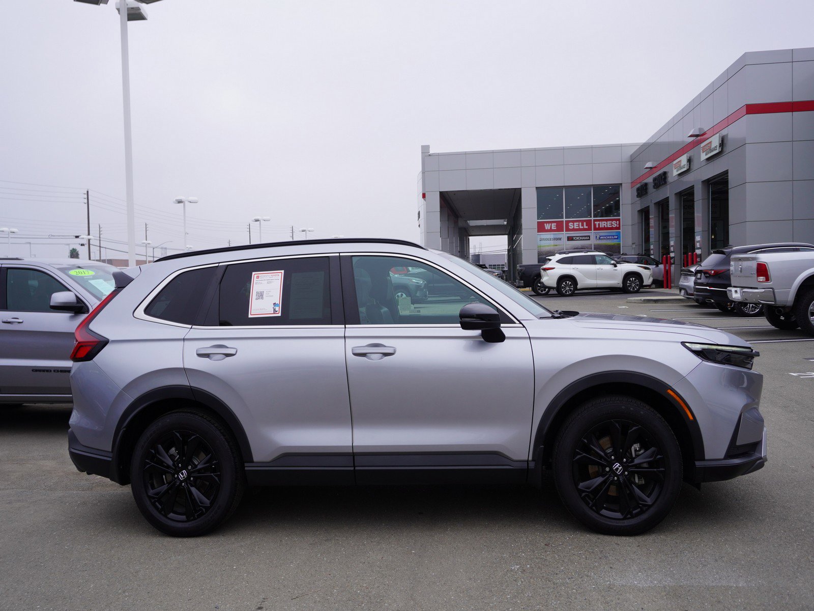 Used 2023 Honda CR-V Sport Touring image 6