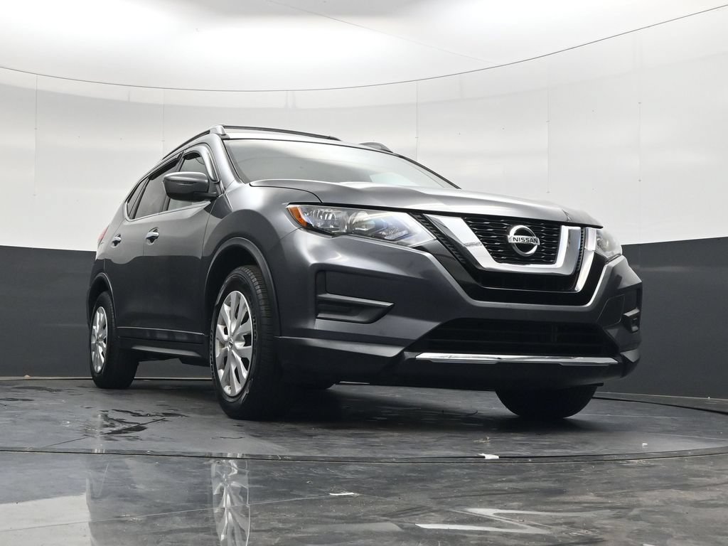 Used 2017 Nissan Rogue S w/ S Appearance Package FWD image 24