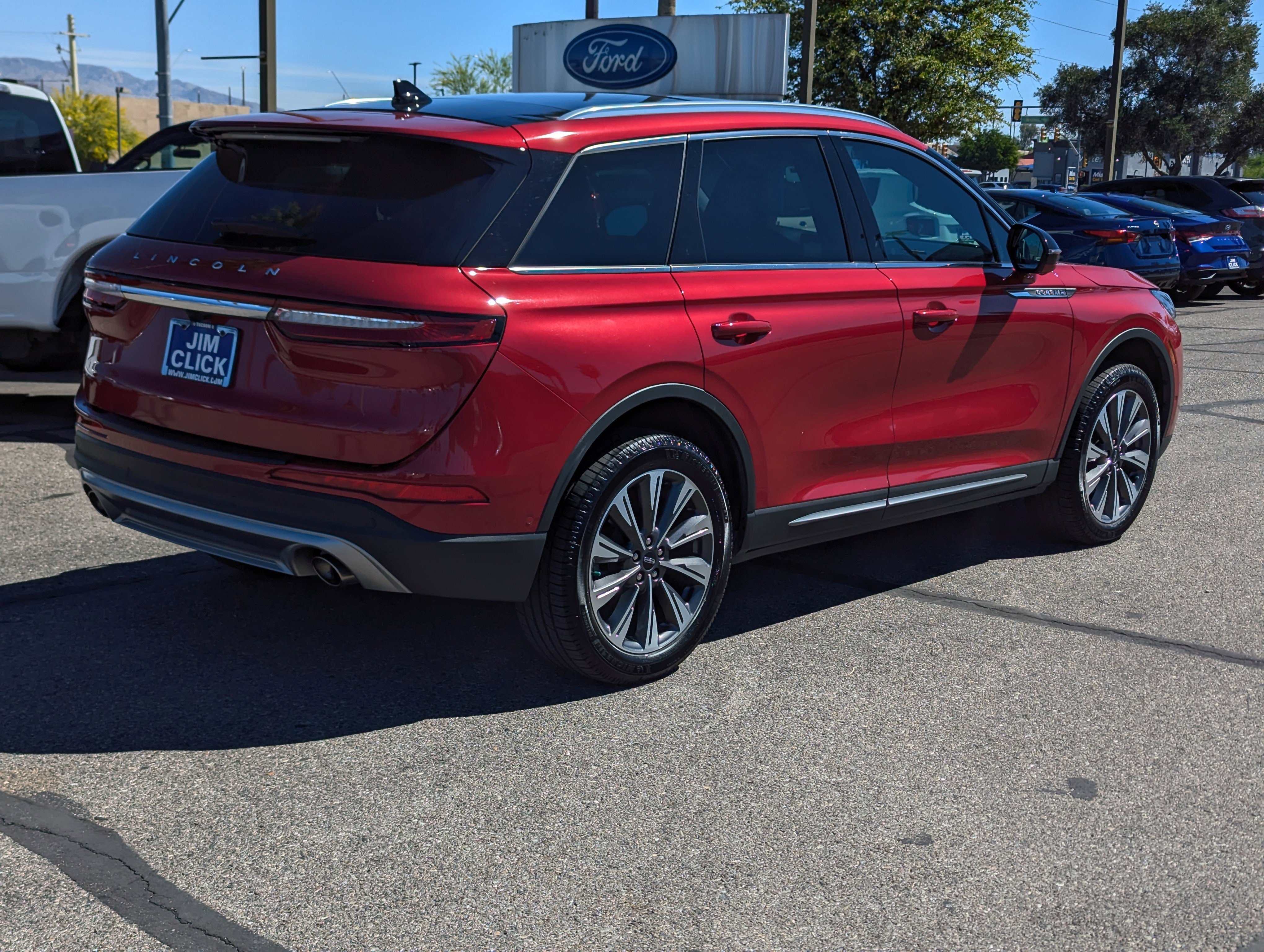 Used 2022 Lincoln Corsair Reserve w/ Equipment Group 201A image 2