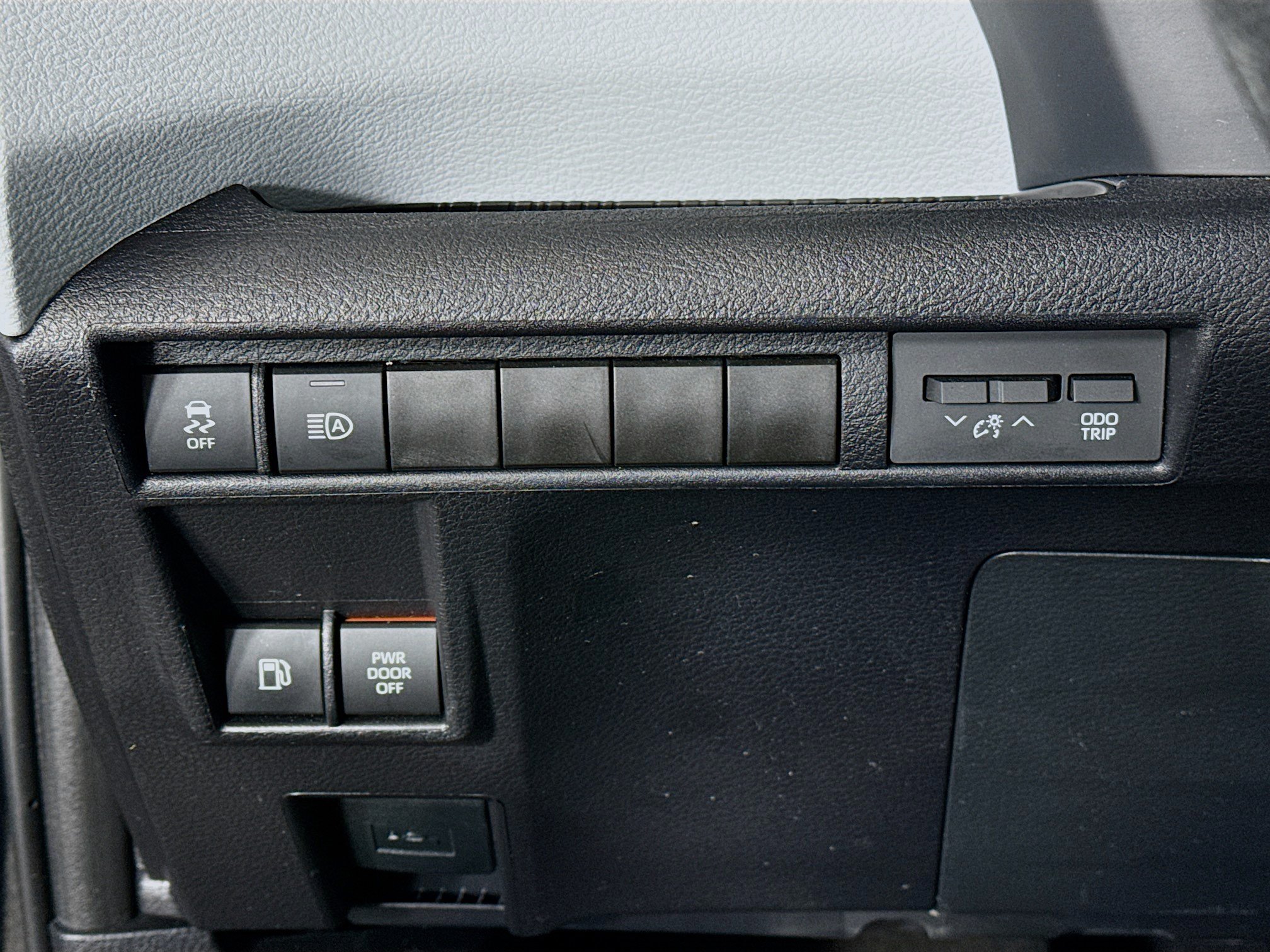 Certified 2026 Toyota Sienna LE FWD image 10