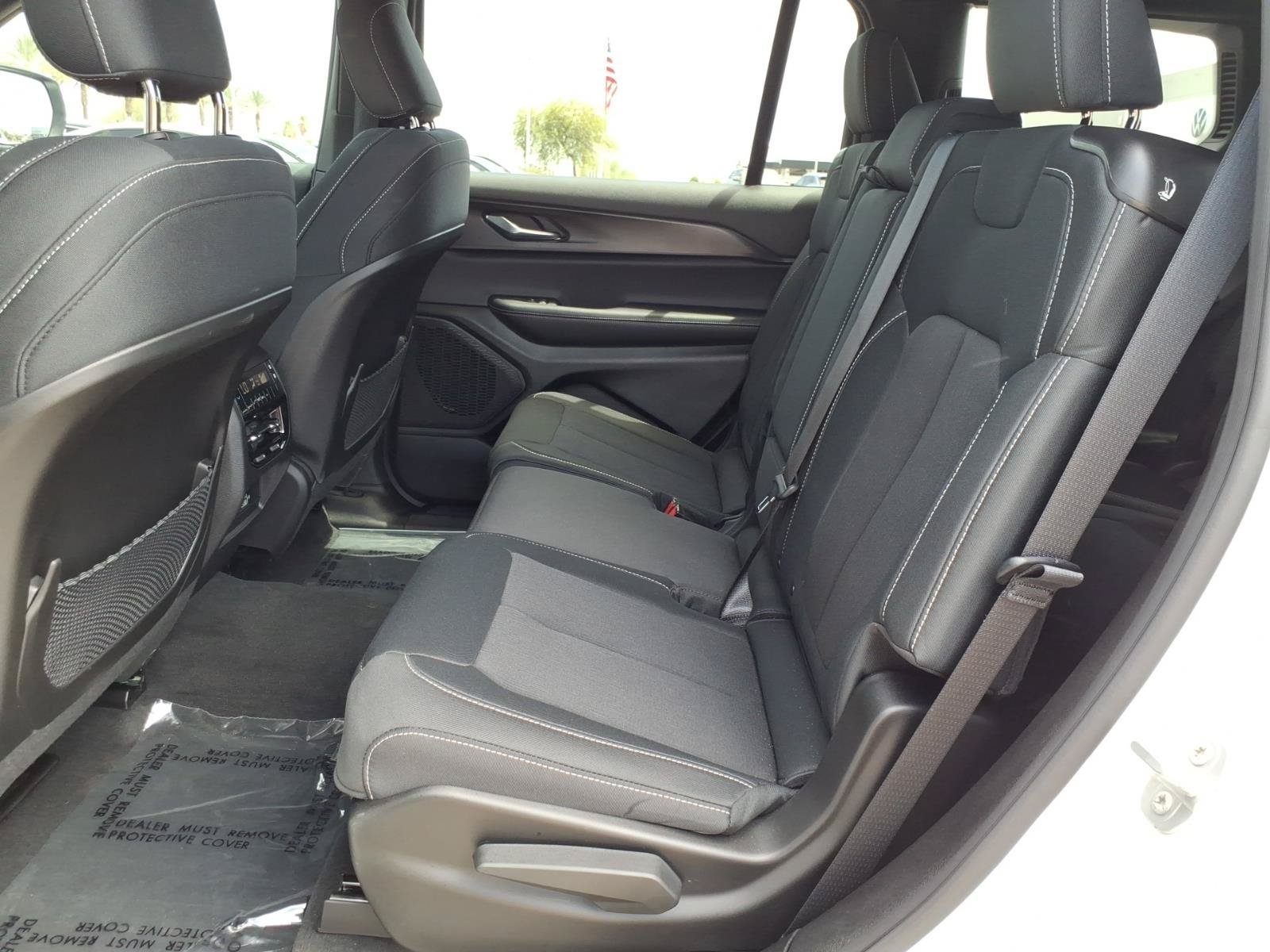 Used 2025 Jeep Grand Cherokee L Laredo AWD/4WD image 24