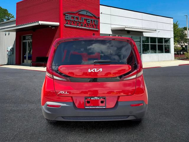 Used 2022 Kia Soul LX w/ Technology Package FWD image 4